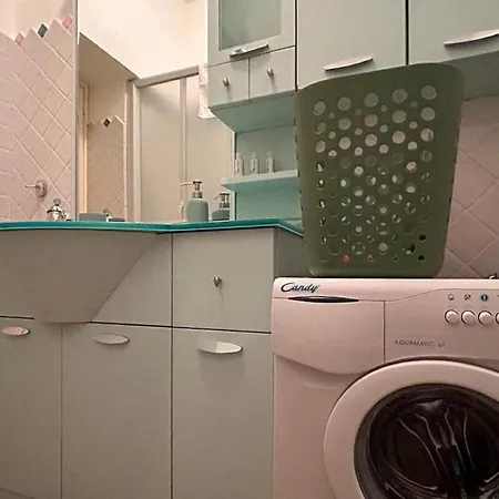 Domus Wi-fi Station By We Host Yuo Apartment *