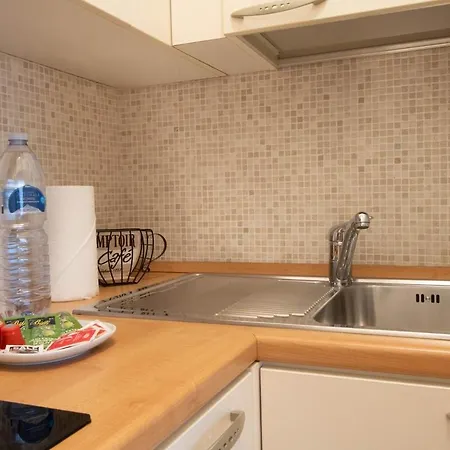 Domus Wi-fi Station By We Host Yuo Apartment